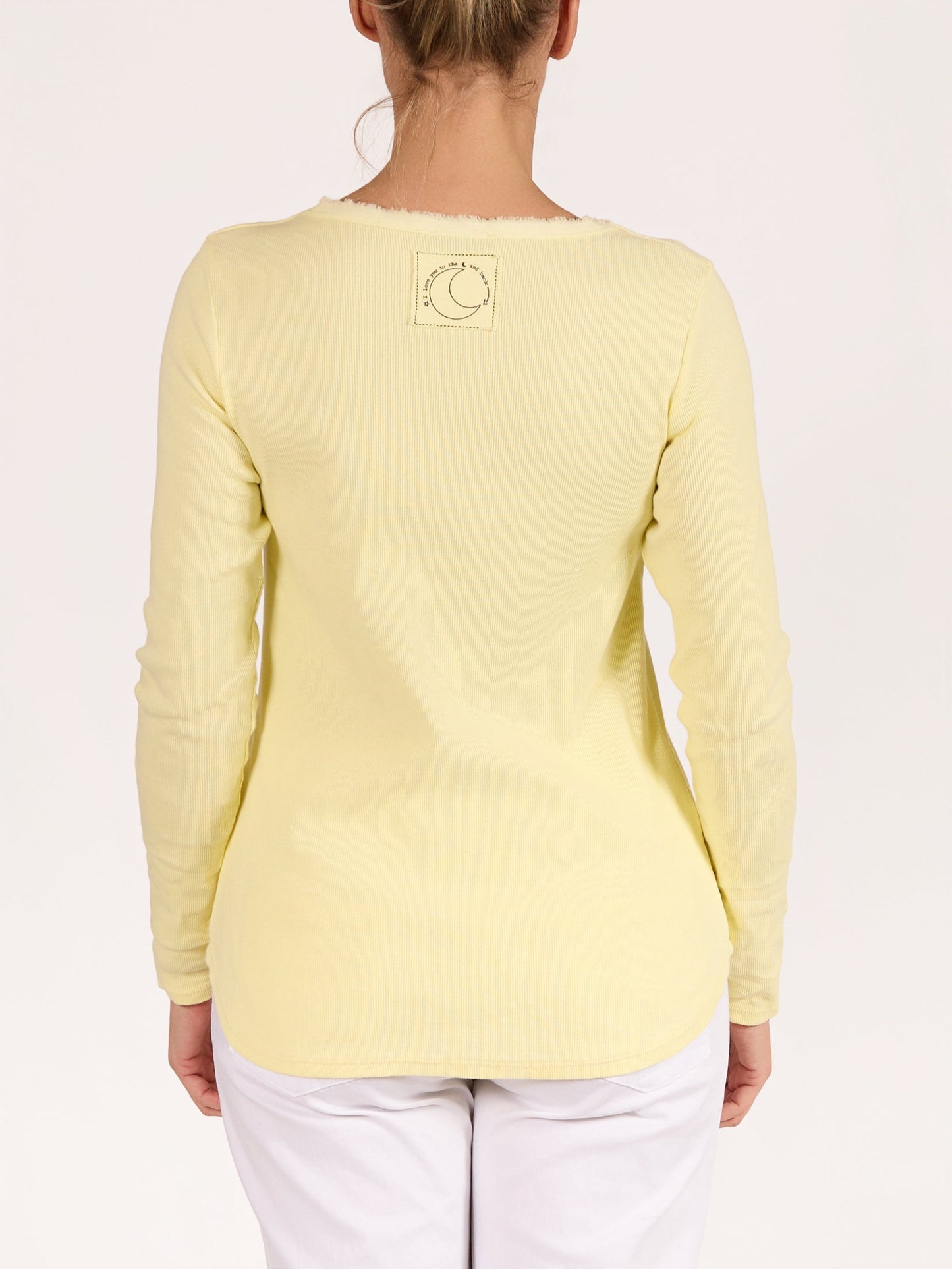 Pull doux col en V jaune